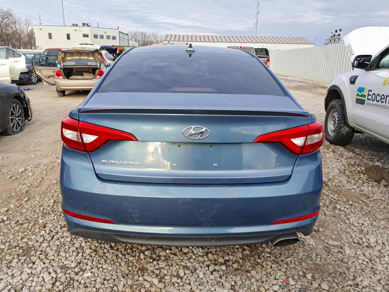 2015 HYUNDAI SONATA SE photo 6