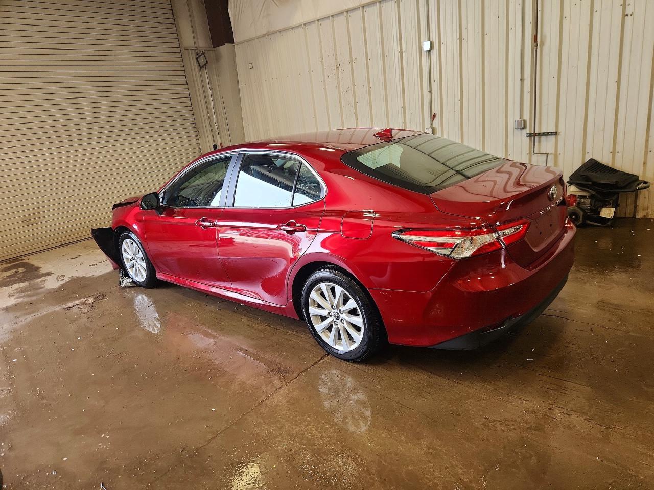 2020 TOYOTA CAMRY LE photo 3