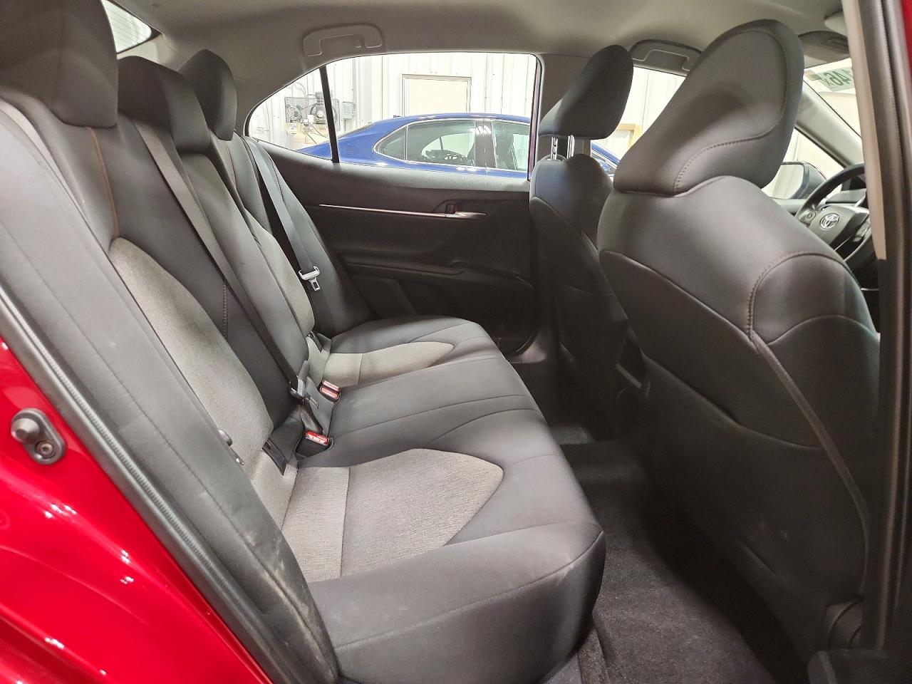 2020 TOYOTA CAMRY LE photo 19