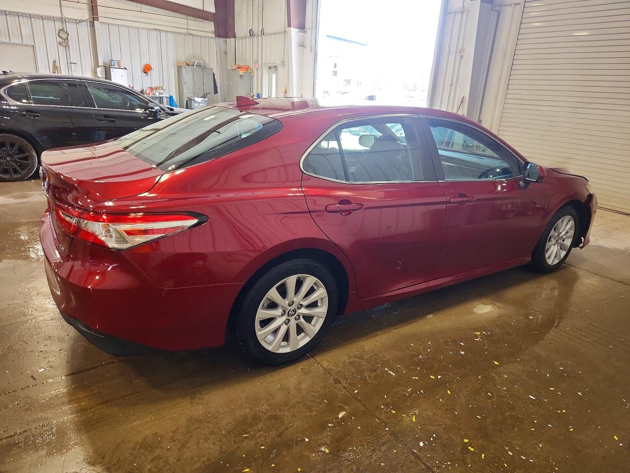 2020 TOYOTA CAMRY LE photo 5