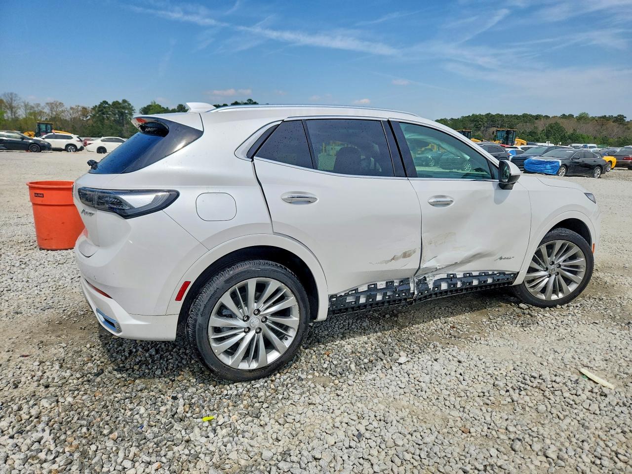 2025 BUICK ENVISION AVENIR photo 3