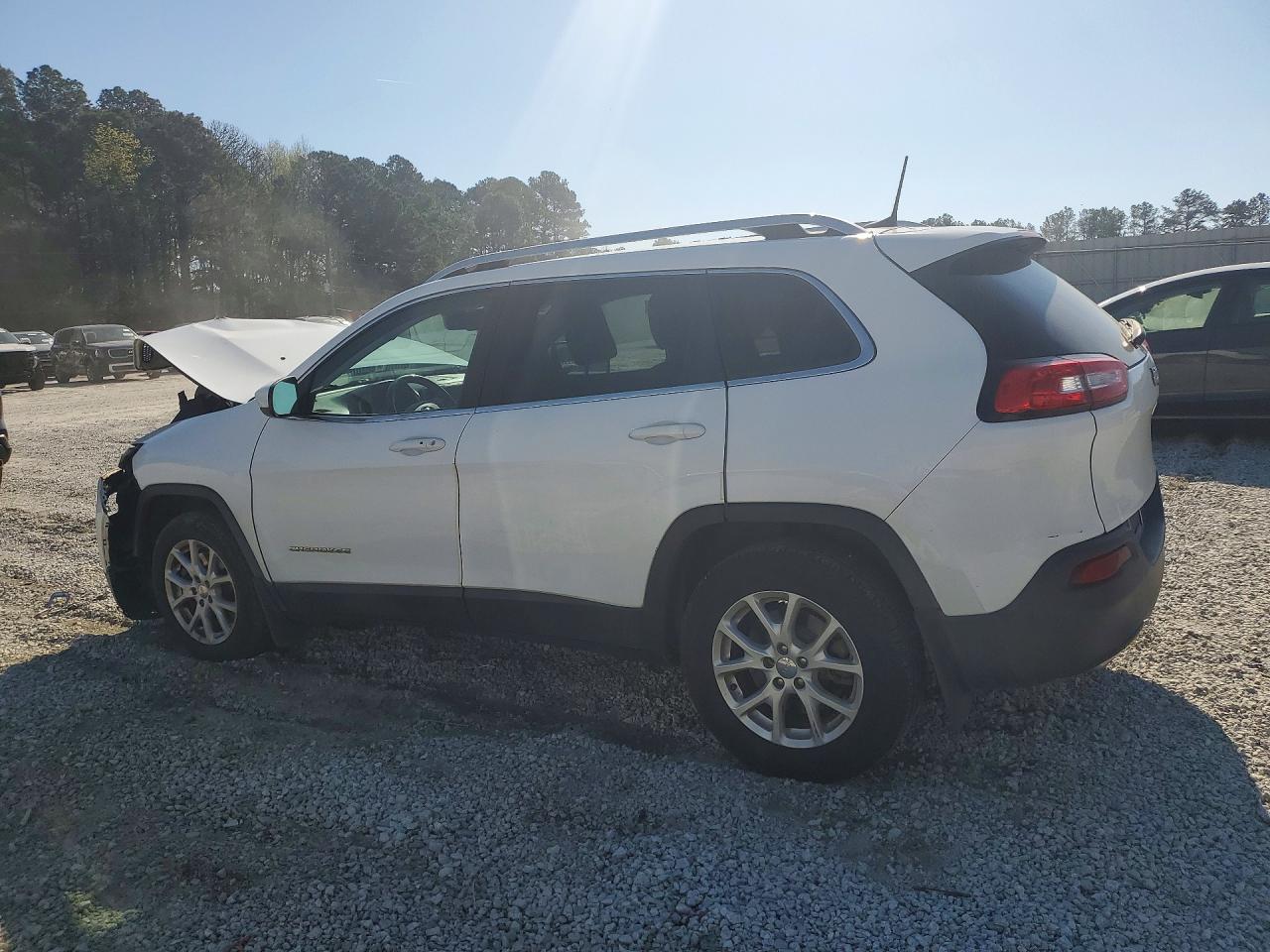 2017 JEEP CHEROKEE LATITUDE photo 2