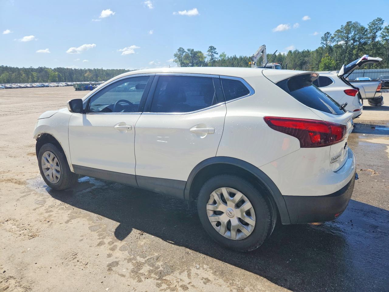 2018 NISSAN ROGUE SPORT S photo 2