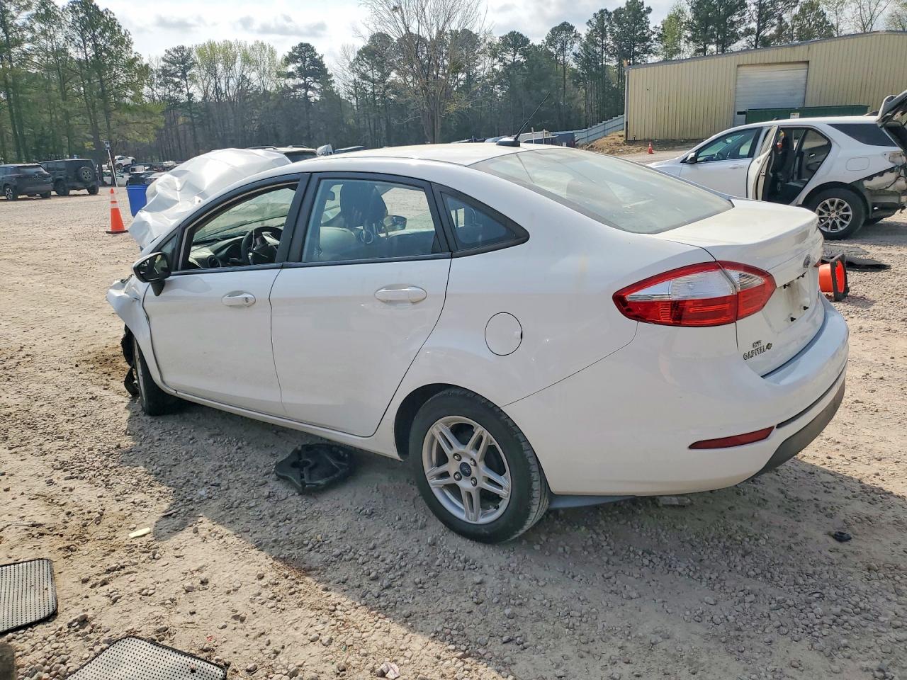 2018 FORD FIESTA SE photo 4