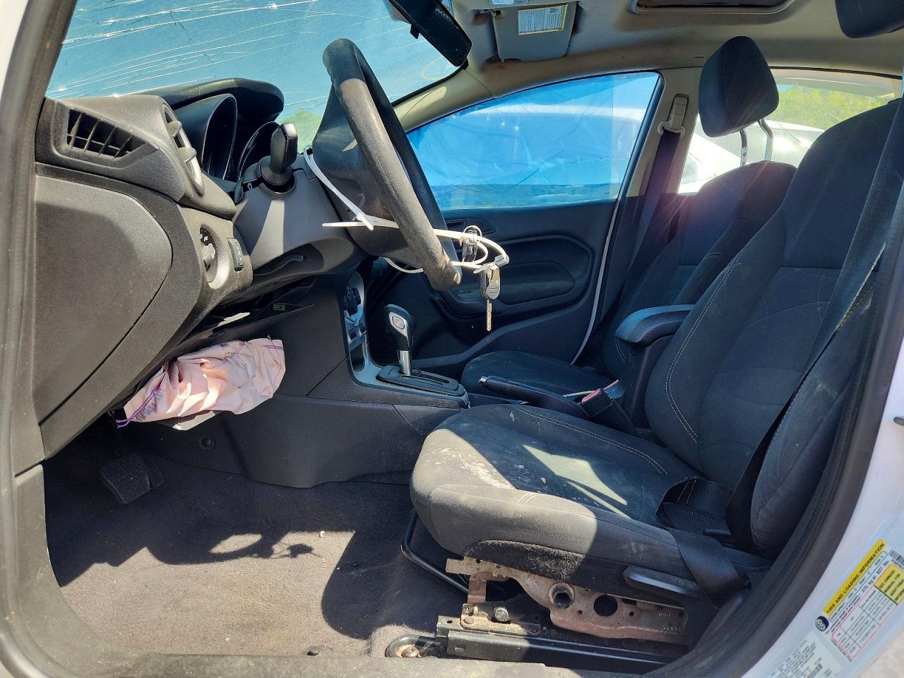 2018 FORD FIESTA SE photo 19