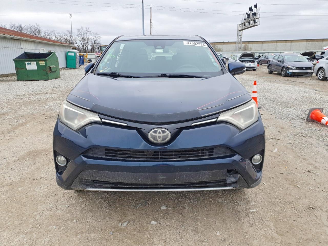 2017 TOYOTA RAV4 XLE photo 9