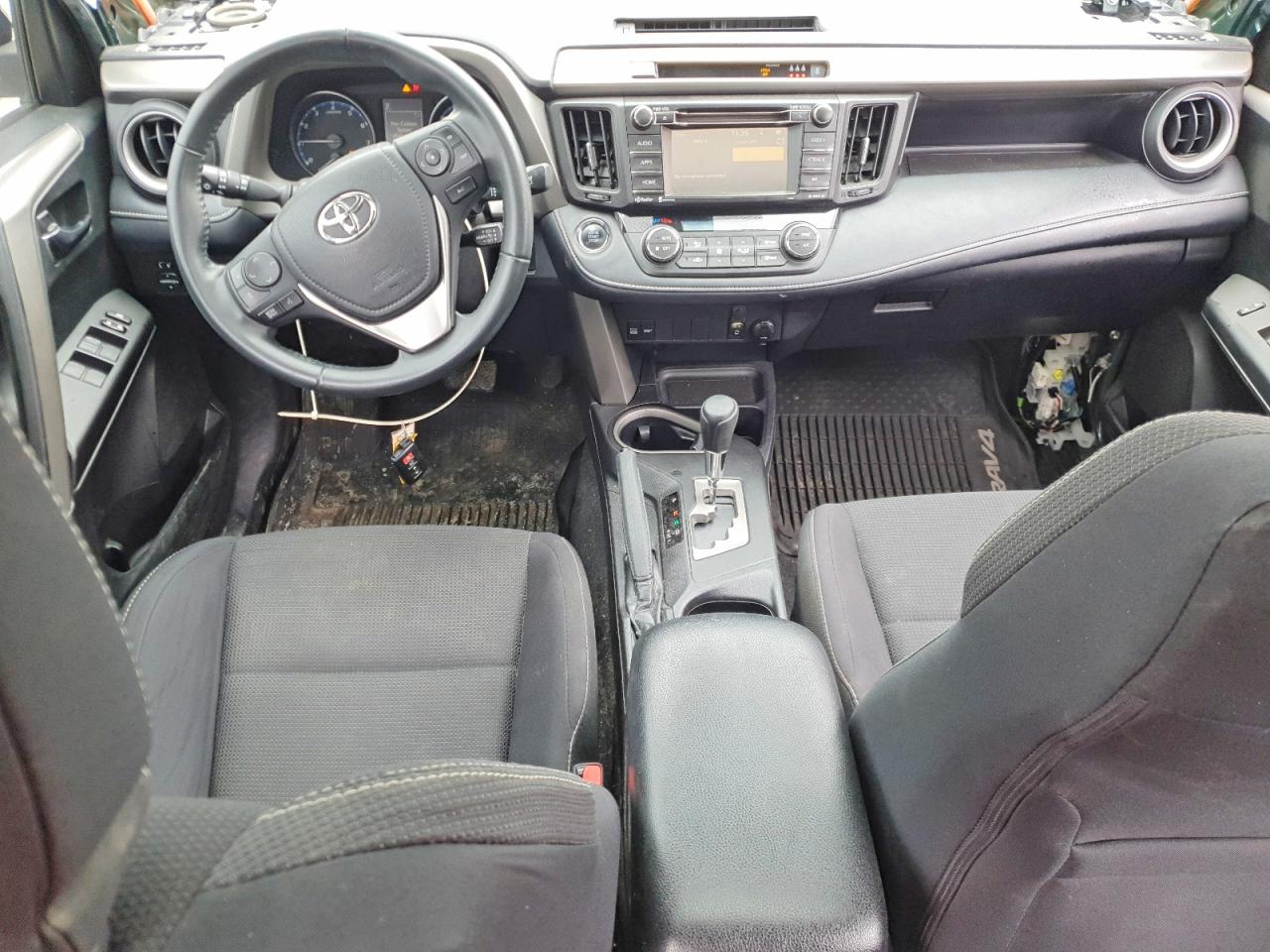 2017 TOYOTA RAV4 XLE photo 15