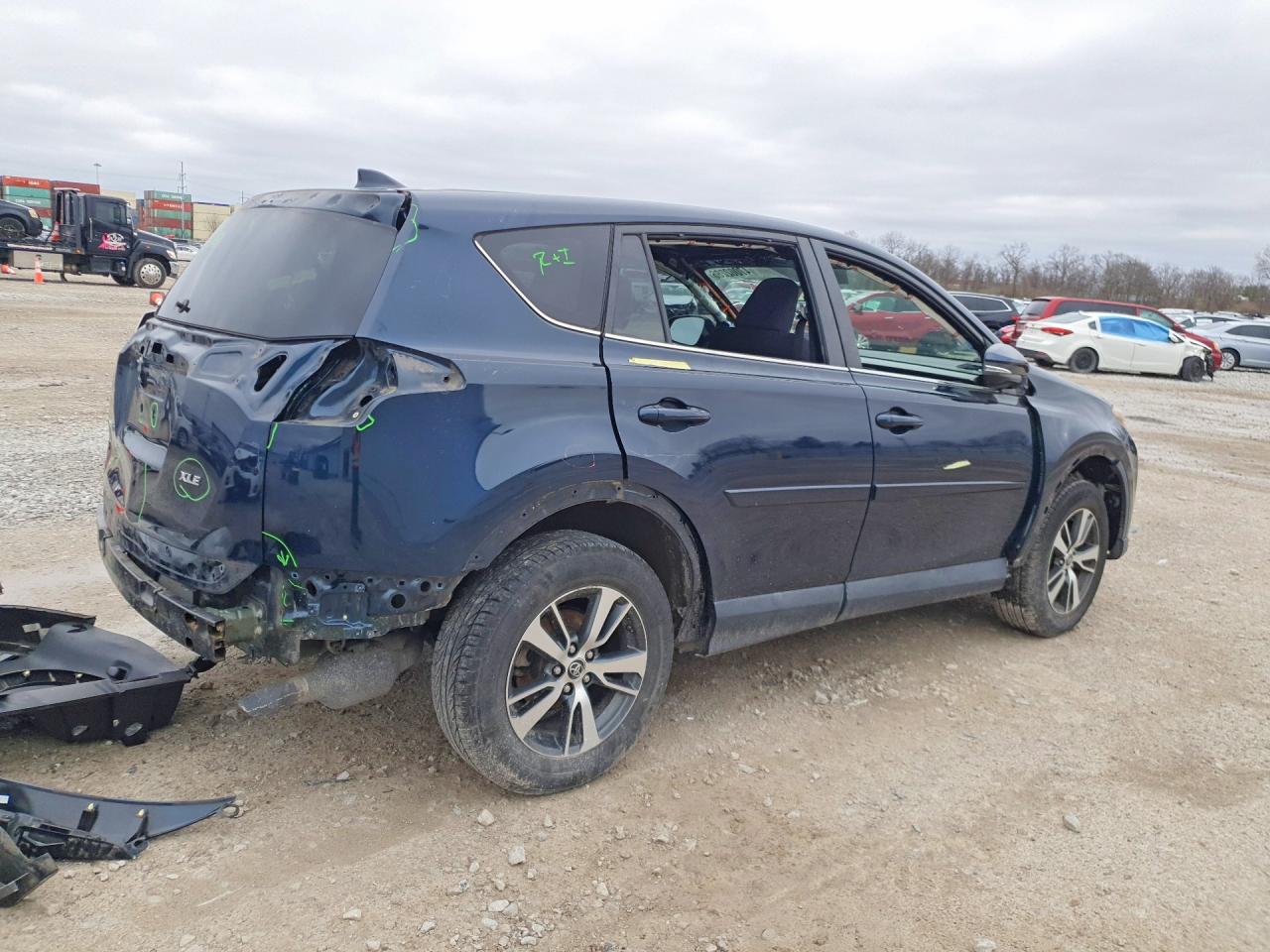 2017 TOYOTA RAV4 XLE photo 5