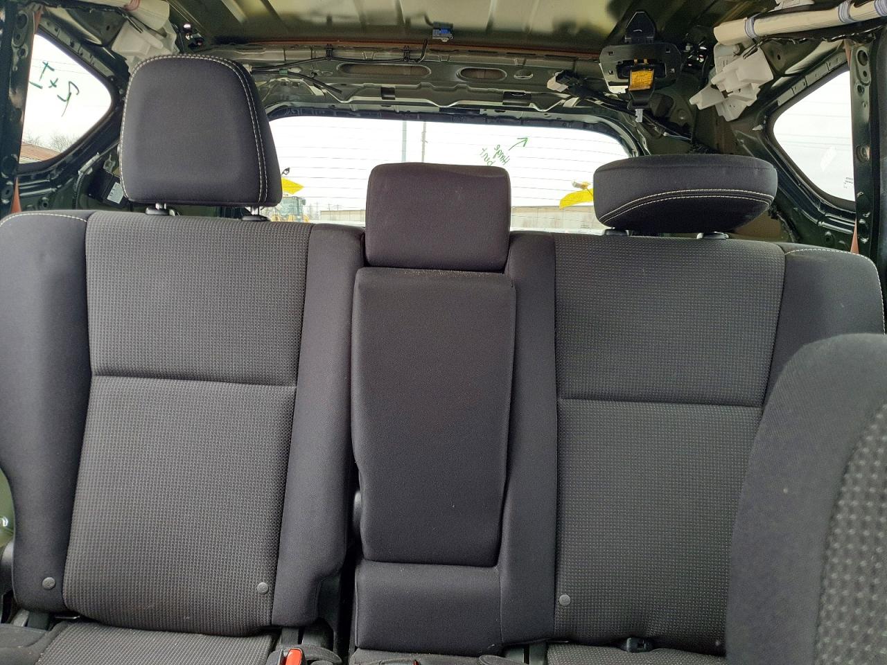 2017 TOYOTA RAV4 XLE photo 19