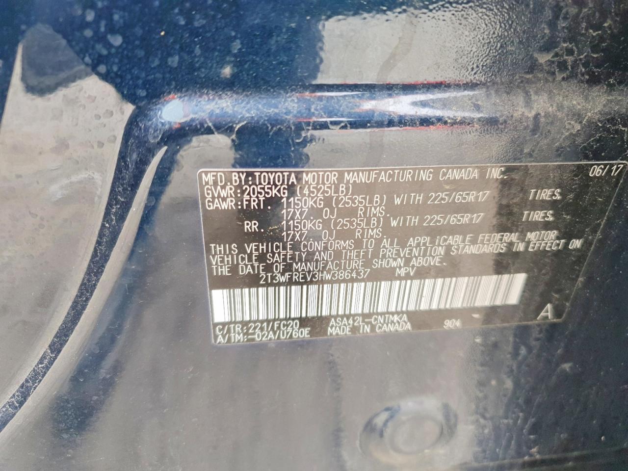 2017 TOYOTA RAV4 XLE photo 27
