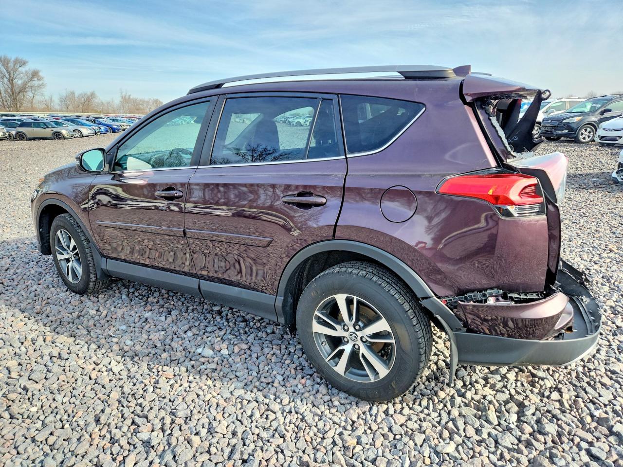 2018 TOYOTA RAV4 XLE photo 2