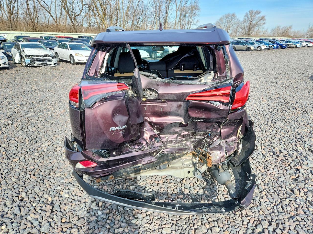 2018 TOYOTA RAV4 XLE photo 6