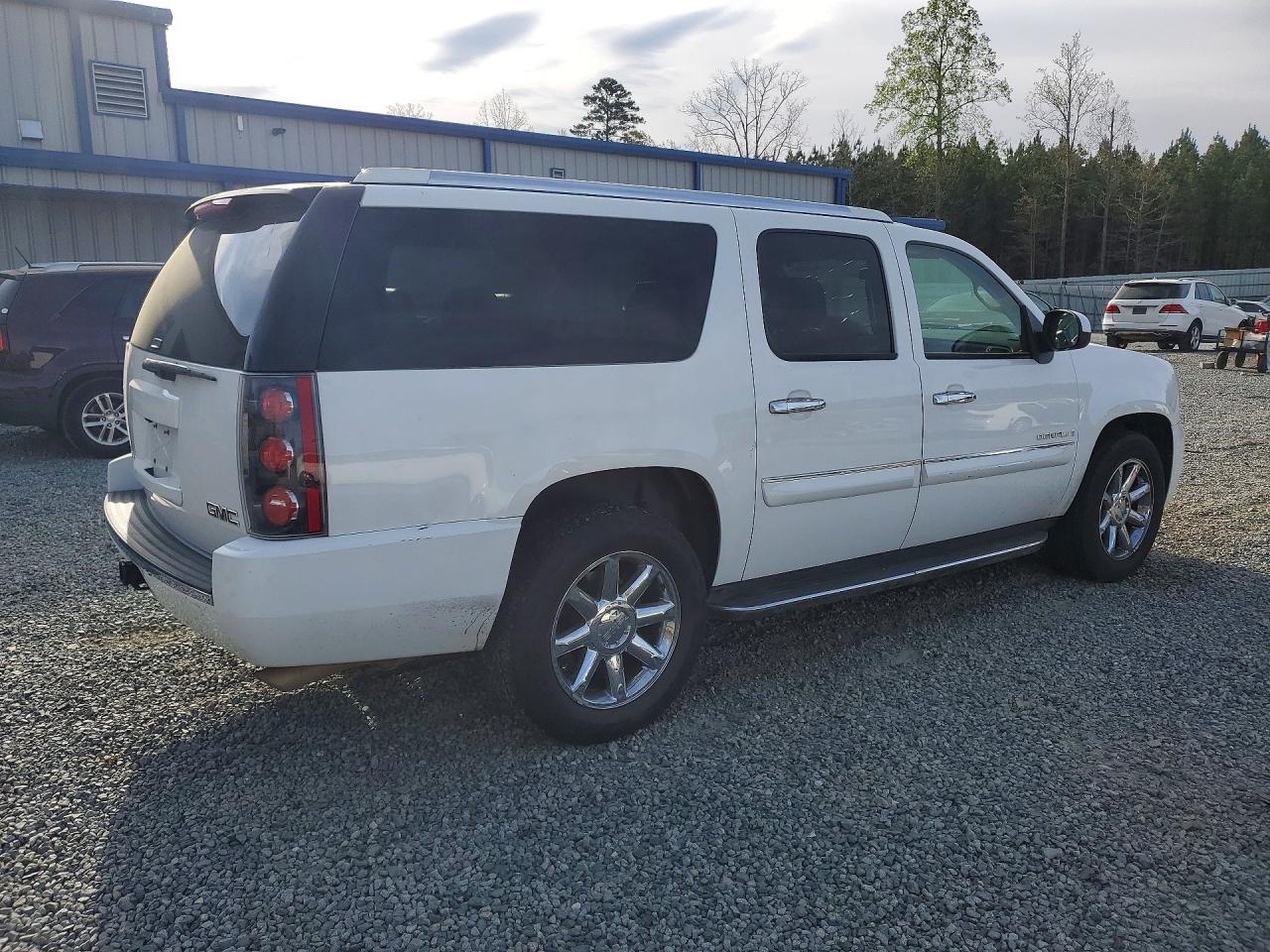 2007 GMC YUKON XL DENALI photo 7