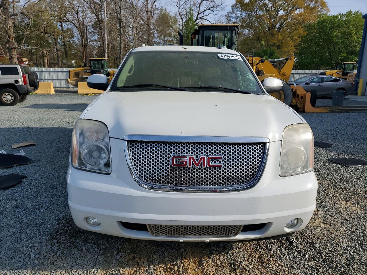 2007 GMC YUKON XL DENALI photo 13