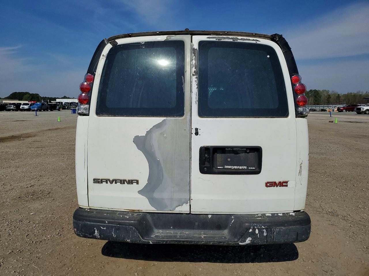 2003 GMC SAVANA G1500 photo 11