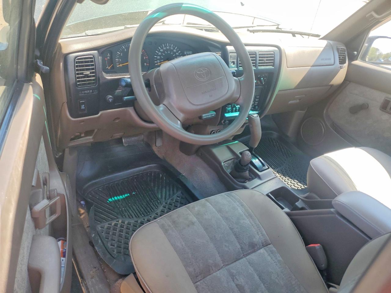 2000 TOYOTA TACOMA BASE photo 15