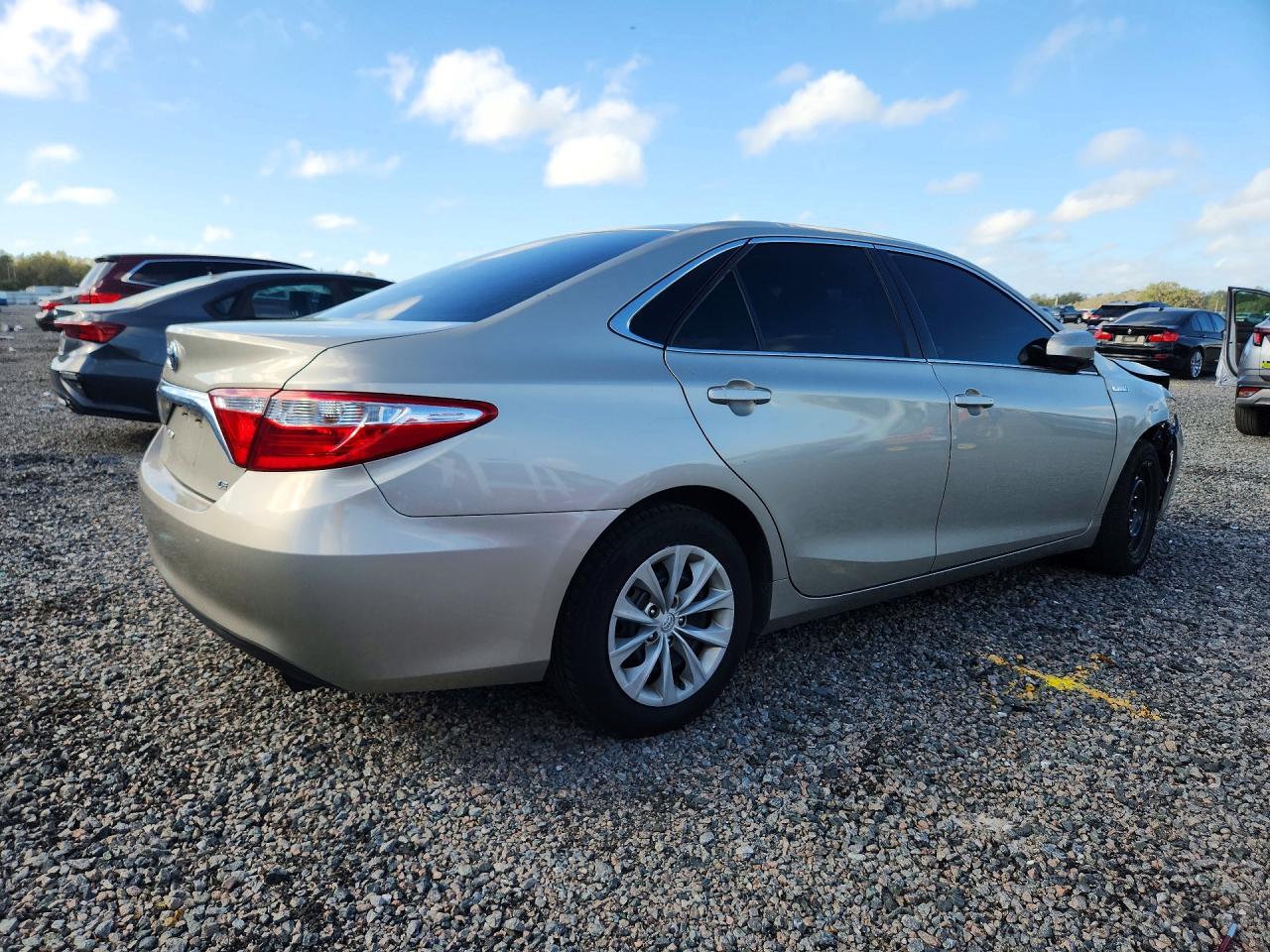 2015 TOYOTA CAMRY photo 5