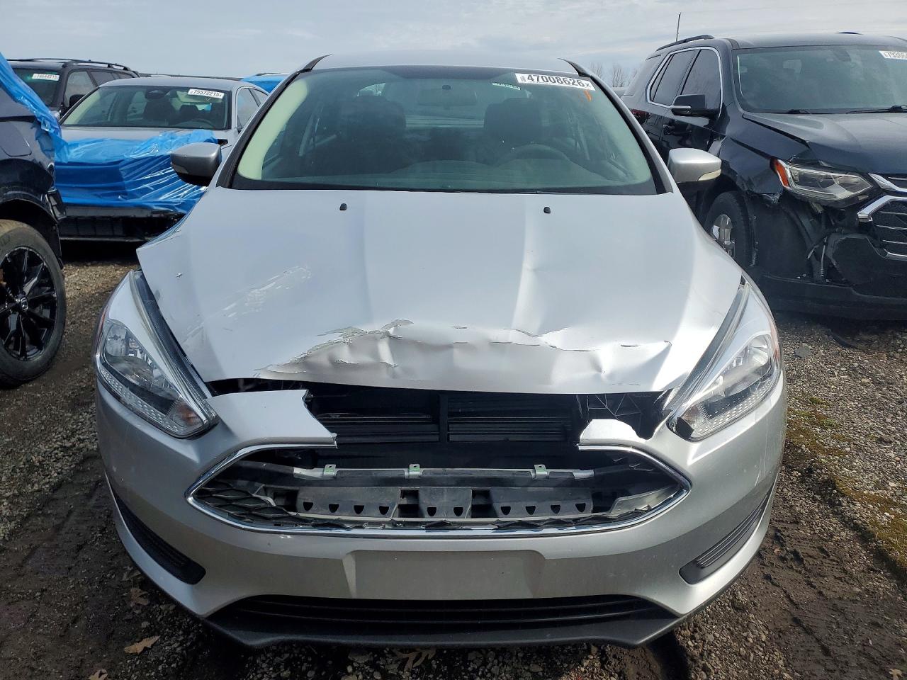 2017 FORD FOCUS SE photo 5