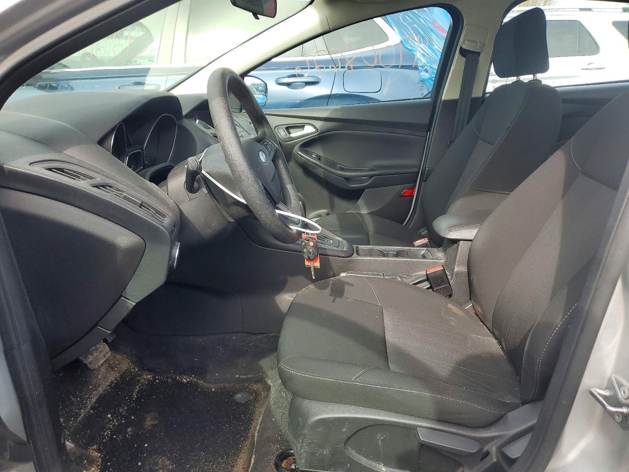 2017 FORD FOCUS SE photo 7