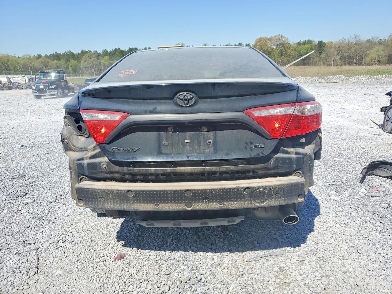 2017 TOYOTA CAMRY SE photo 6