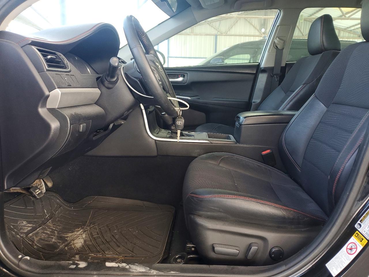 2017 TOYOTA CAMRY SE photo 7