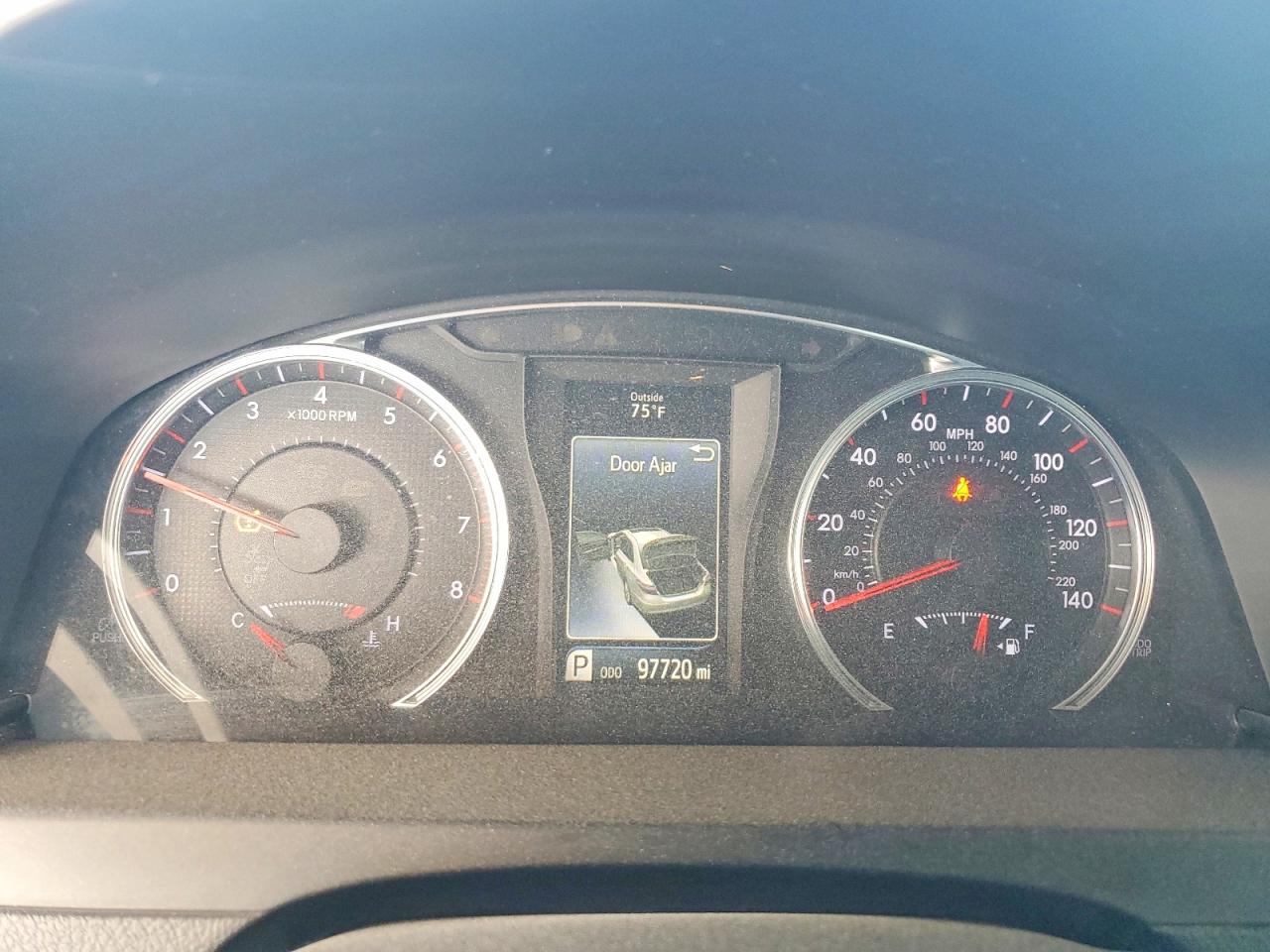 2017 TOYOTA CAMRY SE photo 9