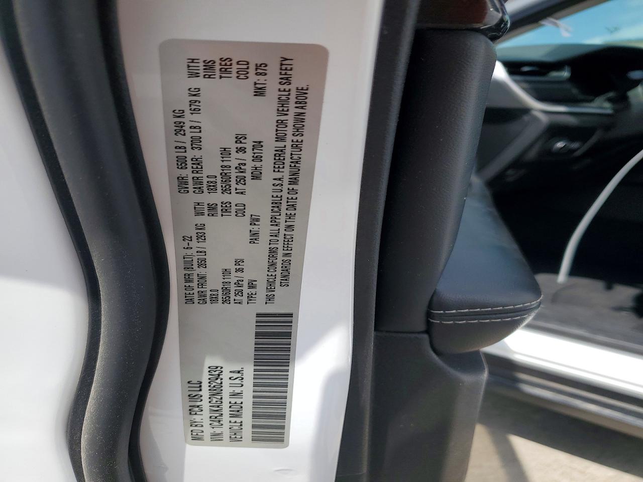 2022 JEEP GRAND CHEROKEE L LAREDO photo 13