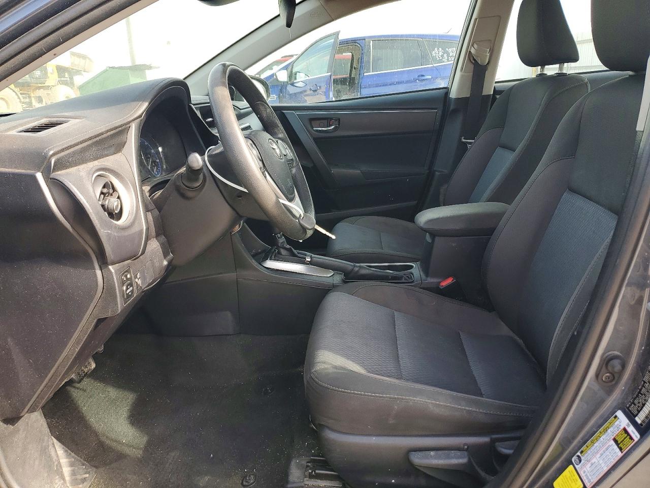 2017 TOYOTA COROLLA LE photo 13