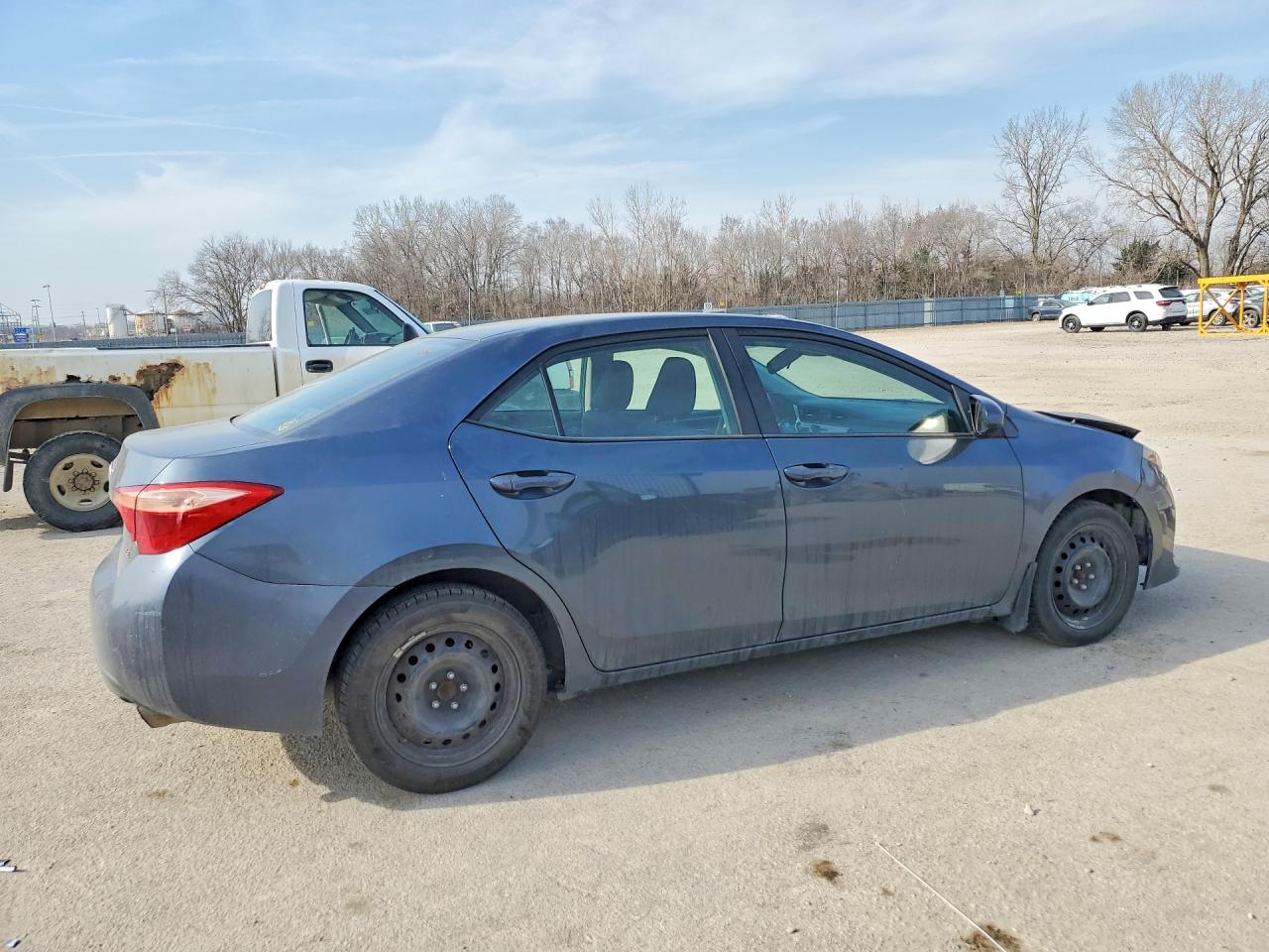 2017 TOYOTA COROLLA LE photo 5