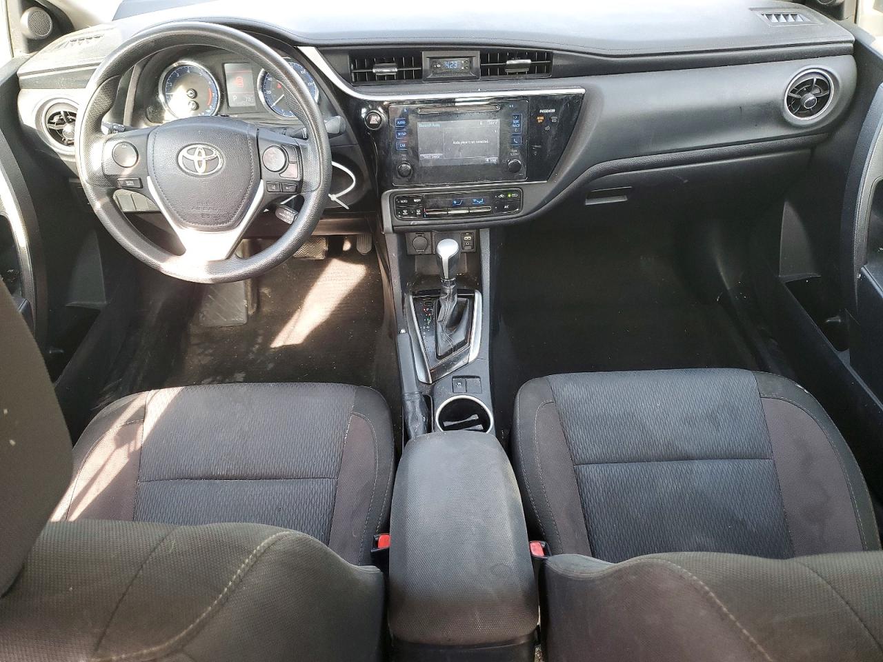 2017 TOYOTA COROLLA LE photo 15