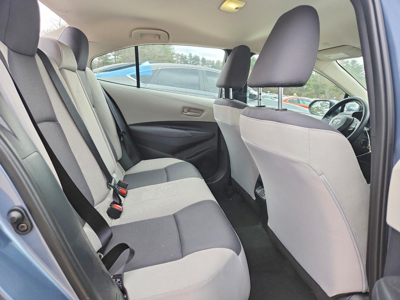 2025 TOYOTA COROLLA LE photo 28