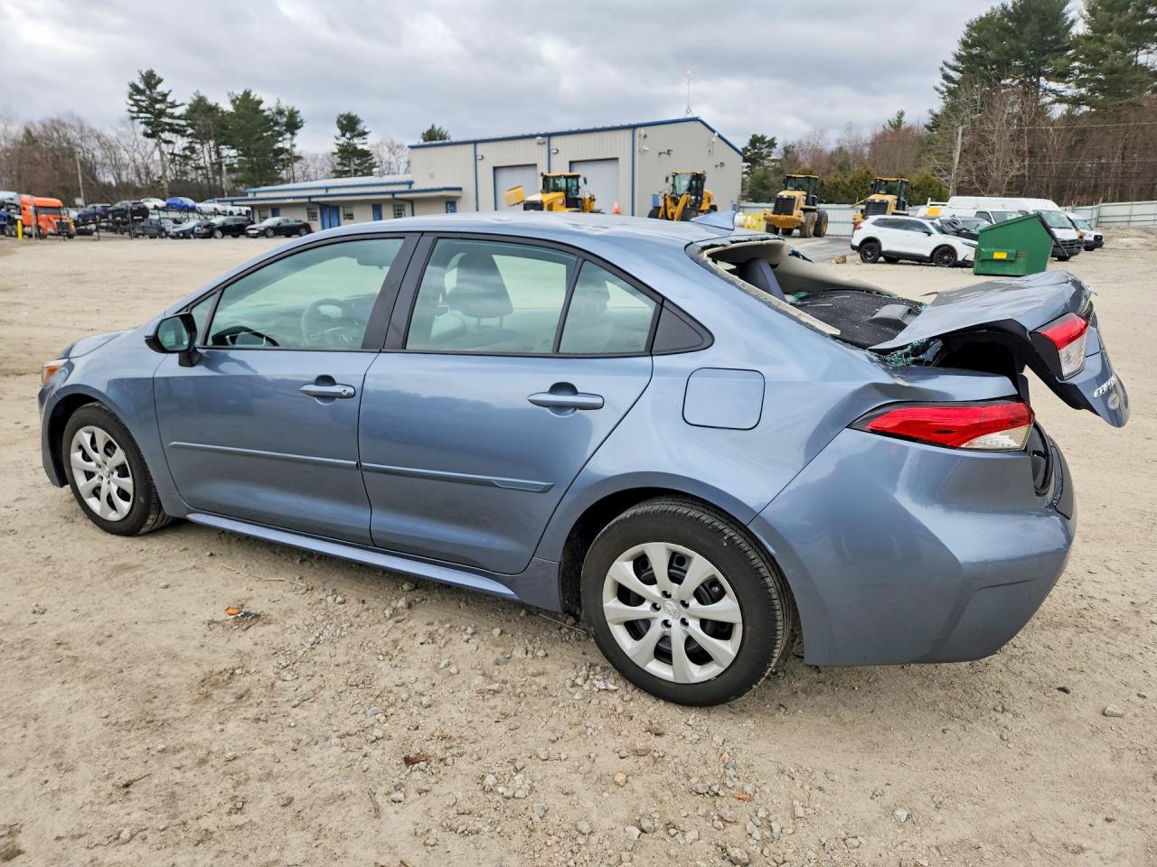 2025 TOYOTA COROLLA LE photo 4