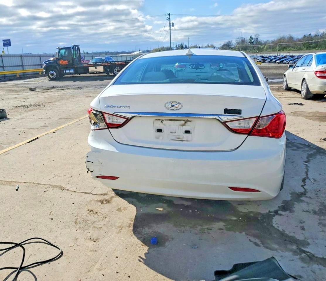 2013 HYUNDAI SONATA GLS photo 11