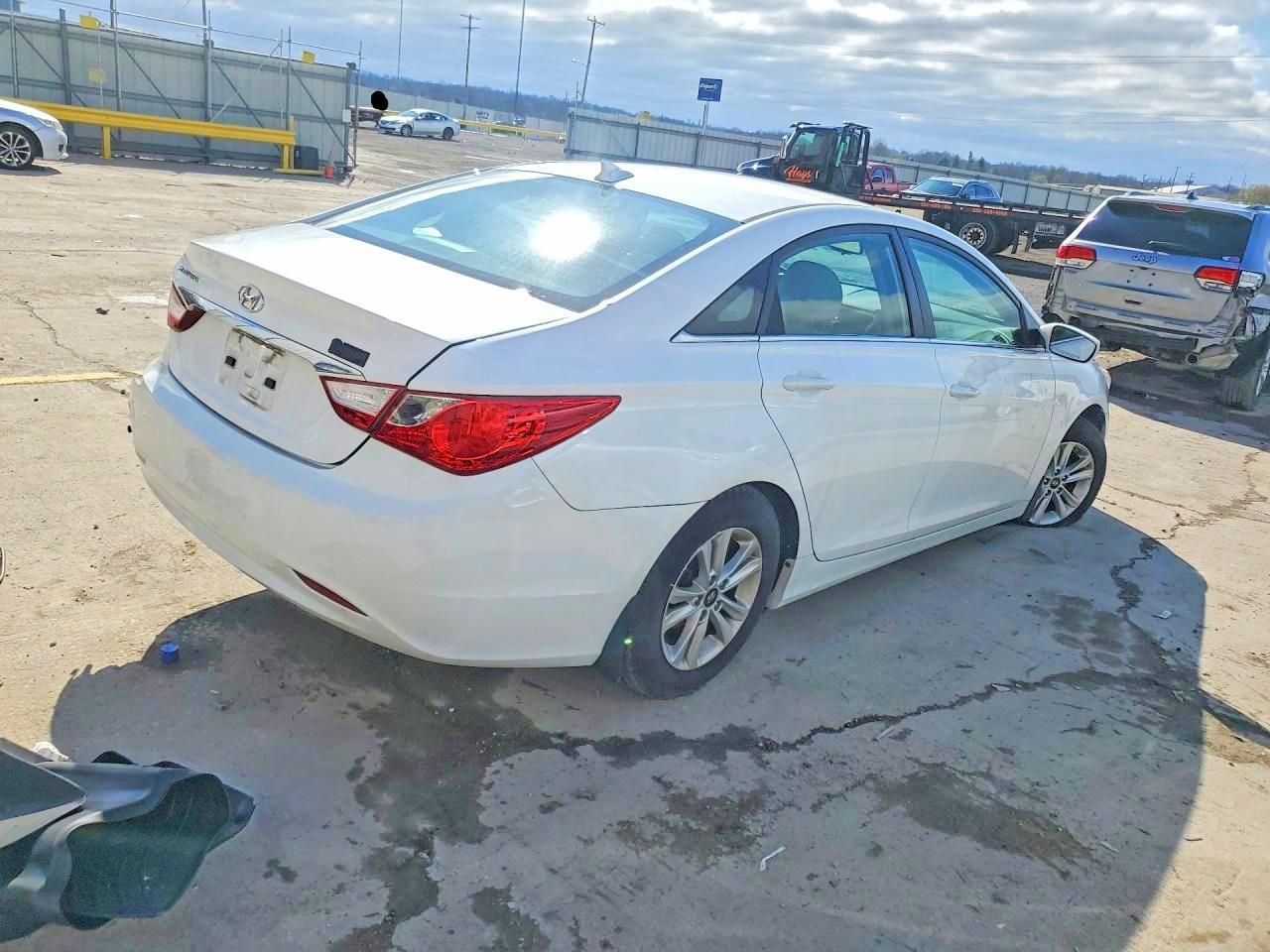 2013 HYUNDAI SONATA GLS photo 5