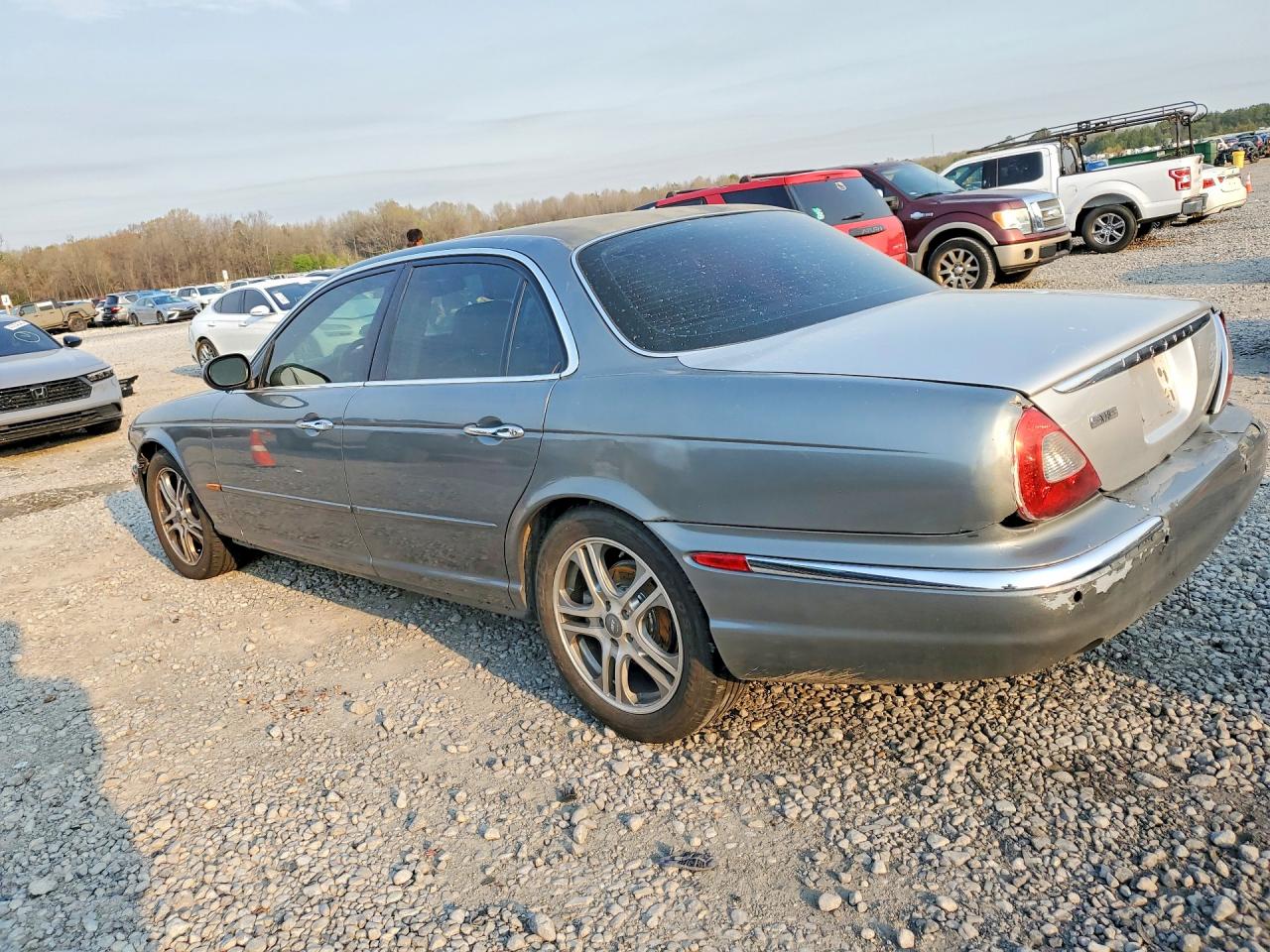 2004 JAGUAR XJ8 photo 2