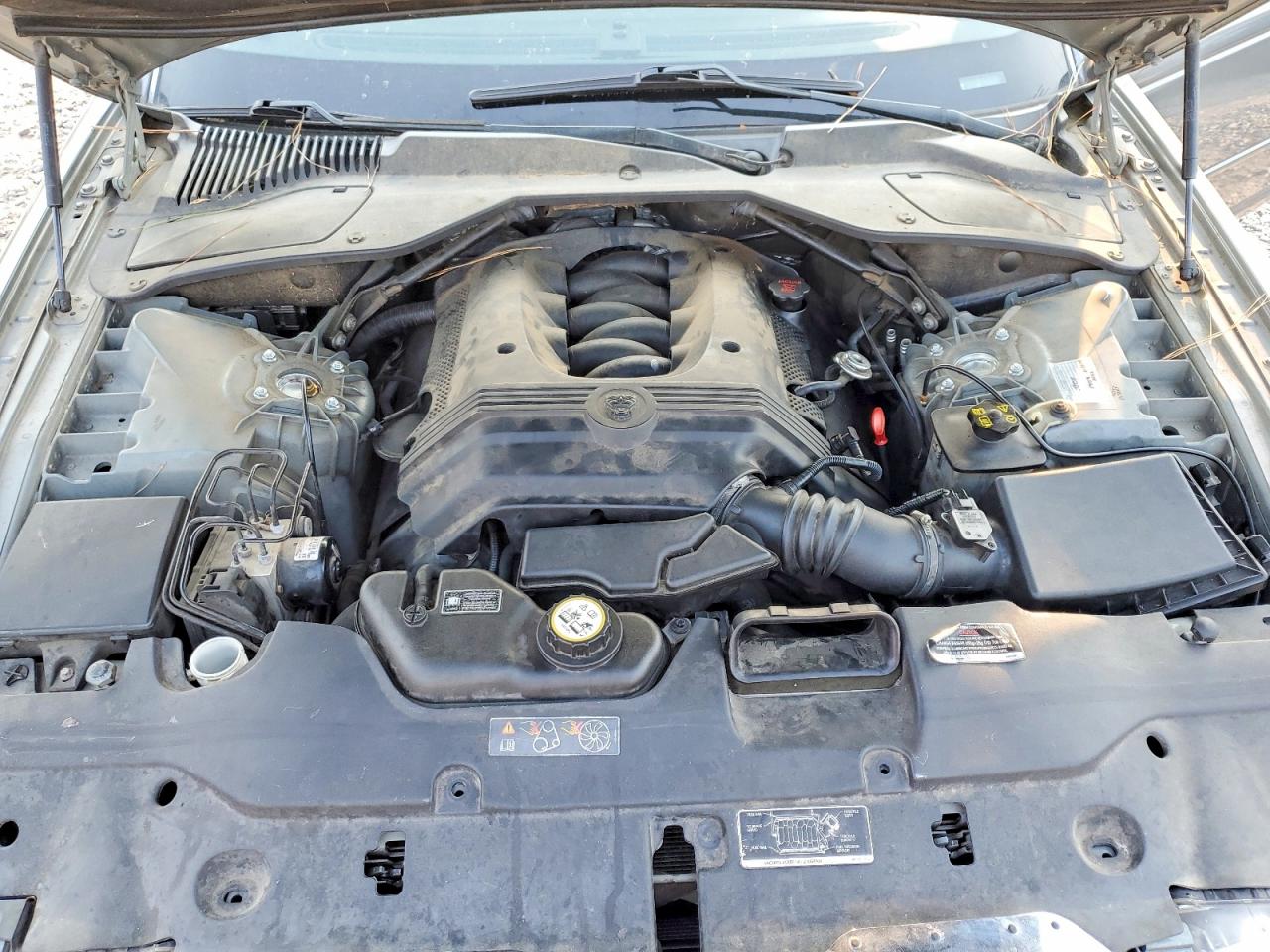 2004 JAGUAR XJ8 photo 11