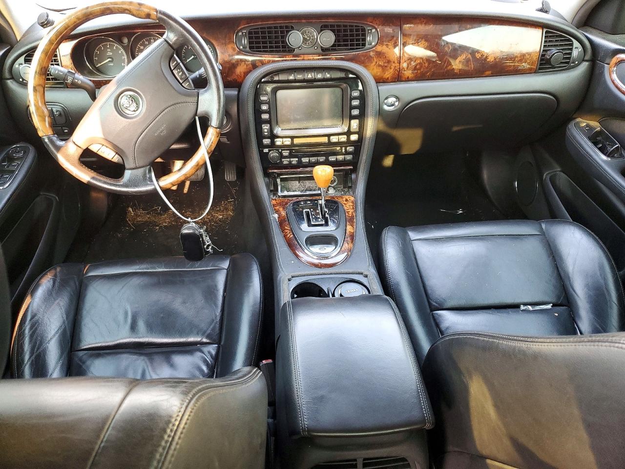 2004 JAGUAR XJ8 photo 8