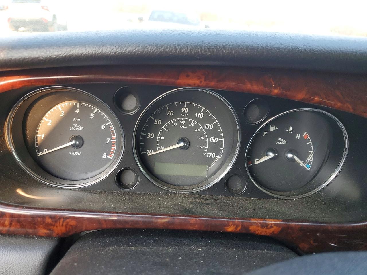 2004 JAGUAR XJ8 photo 9