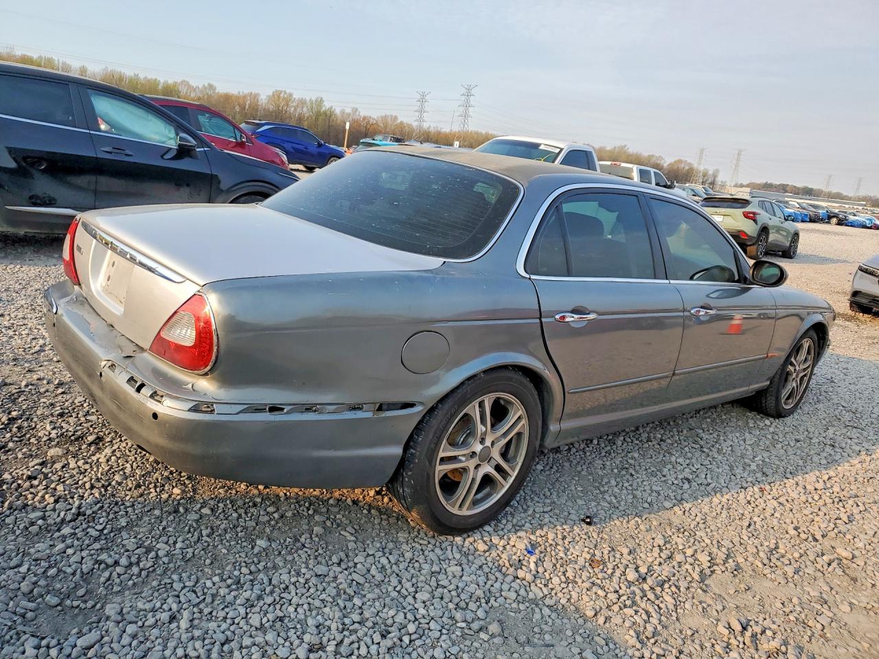2004 JAGUAR XJ8 photo 3