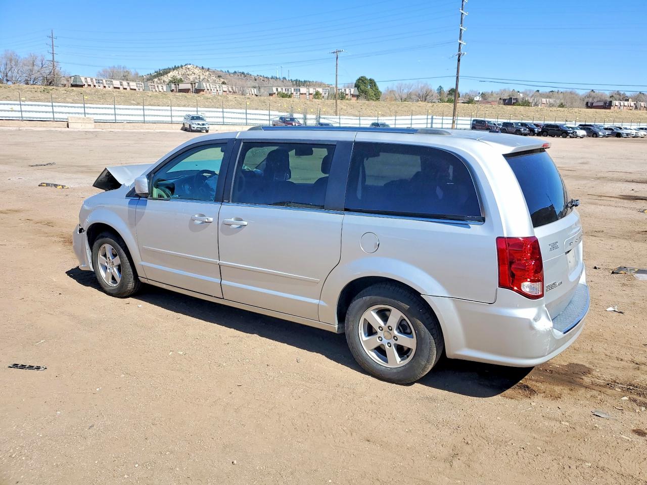 2011 DODGE GRAND CARAVAN CREW photo 3