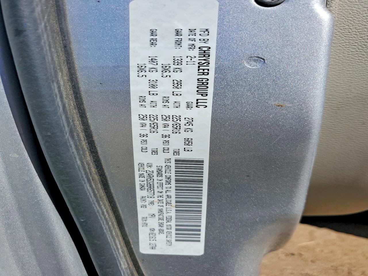 2011 DODGE GRAND CARAVAN CREW photo 25