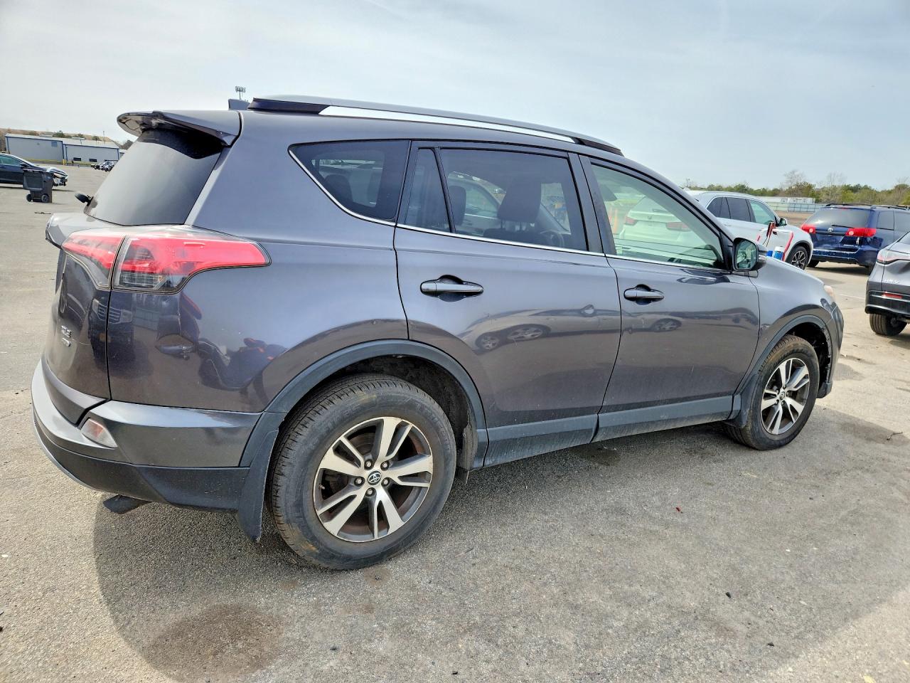 2018 TOYOTA RAV 4 photo 5