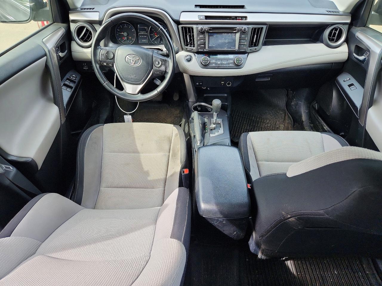 2018 TOYOTA RAV 4 photo 15