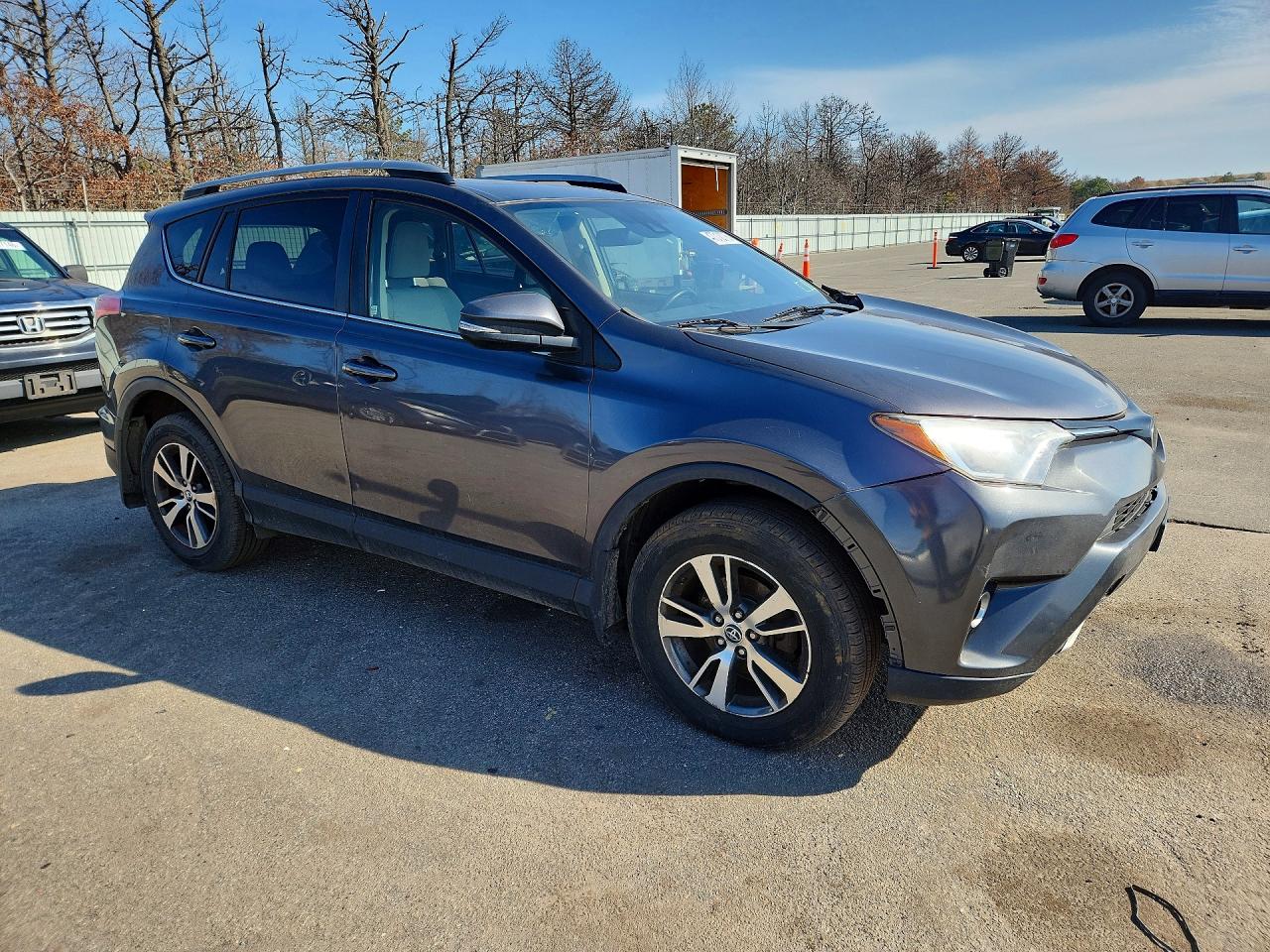 2018 TOYOTA RAV 4 photo 7