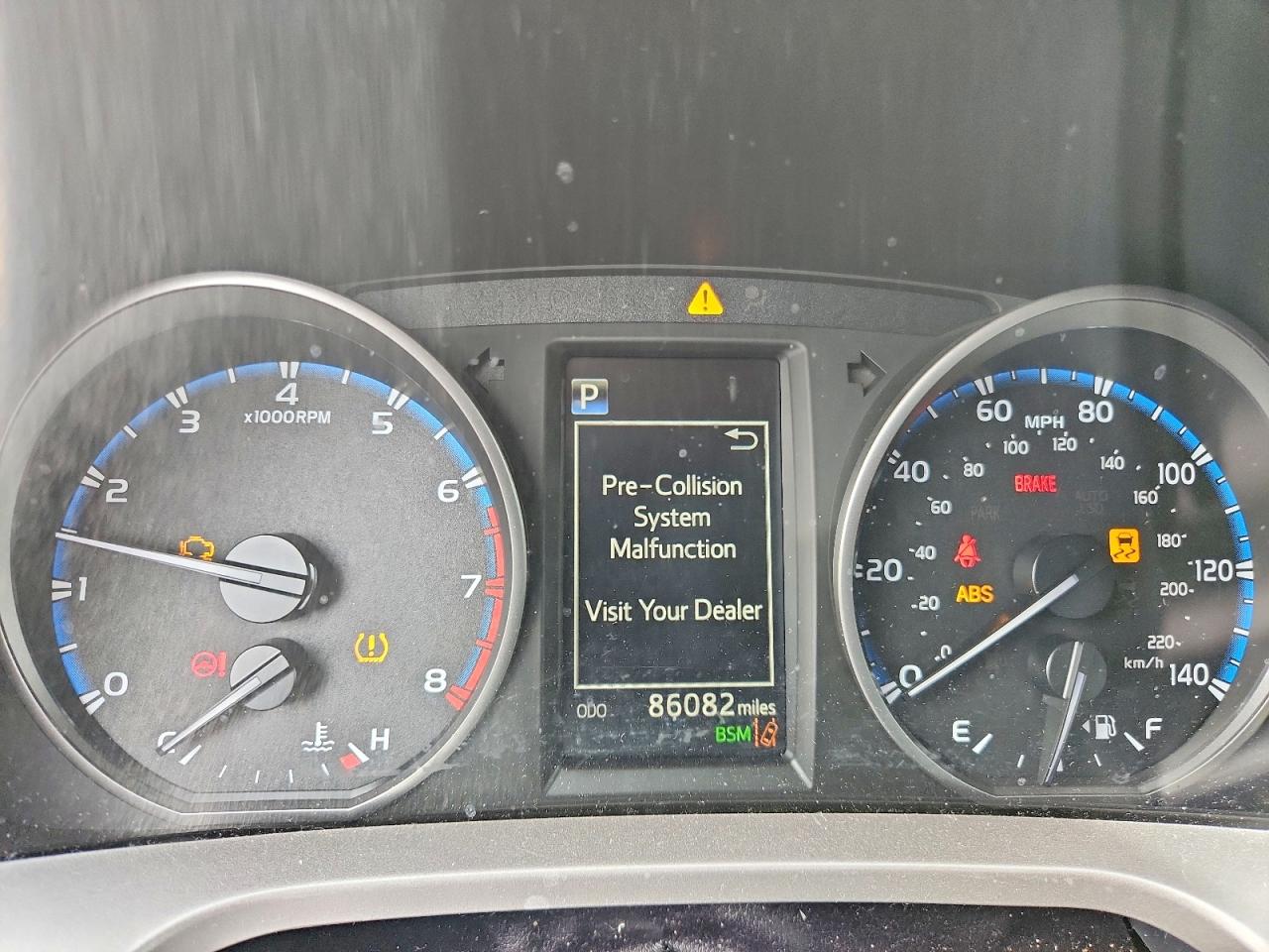 2018 TOYOTA RAV 4 photo 17