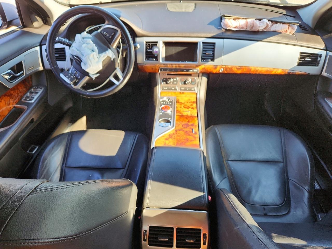 2015 JAGUAR XF 2.0T PREMIUM photo 8