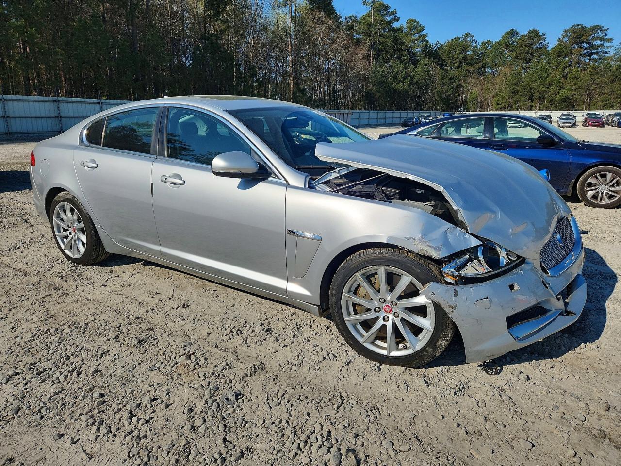 2015 JAGUAR XF 2.0T PREMIUM photo 4