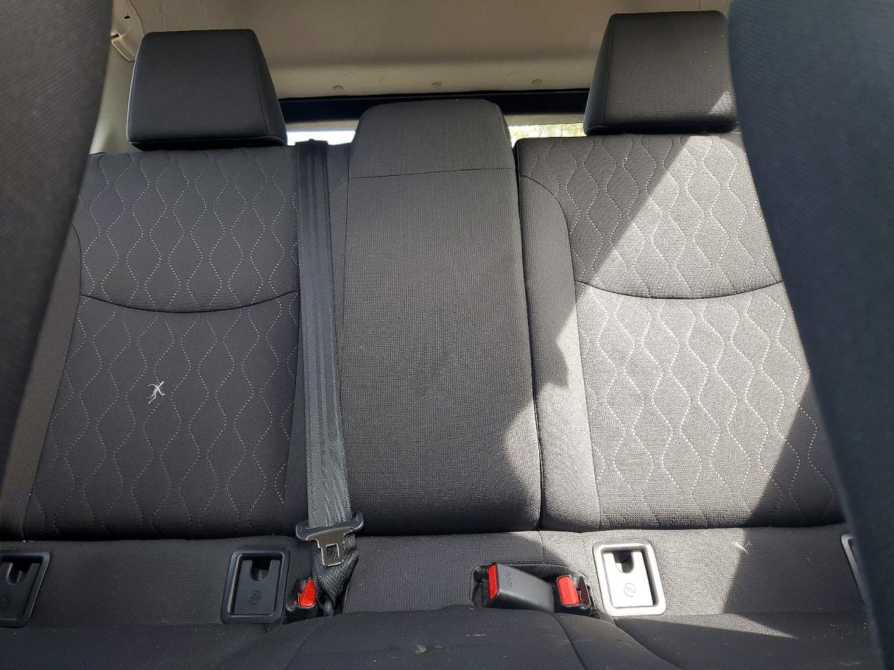 2024 TOYOTA COROLLA CROSS LE photo 28