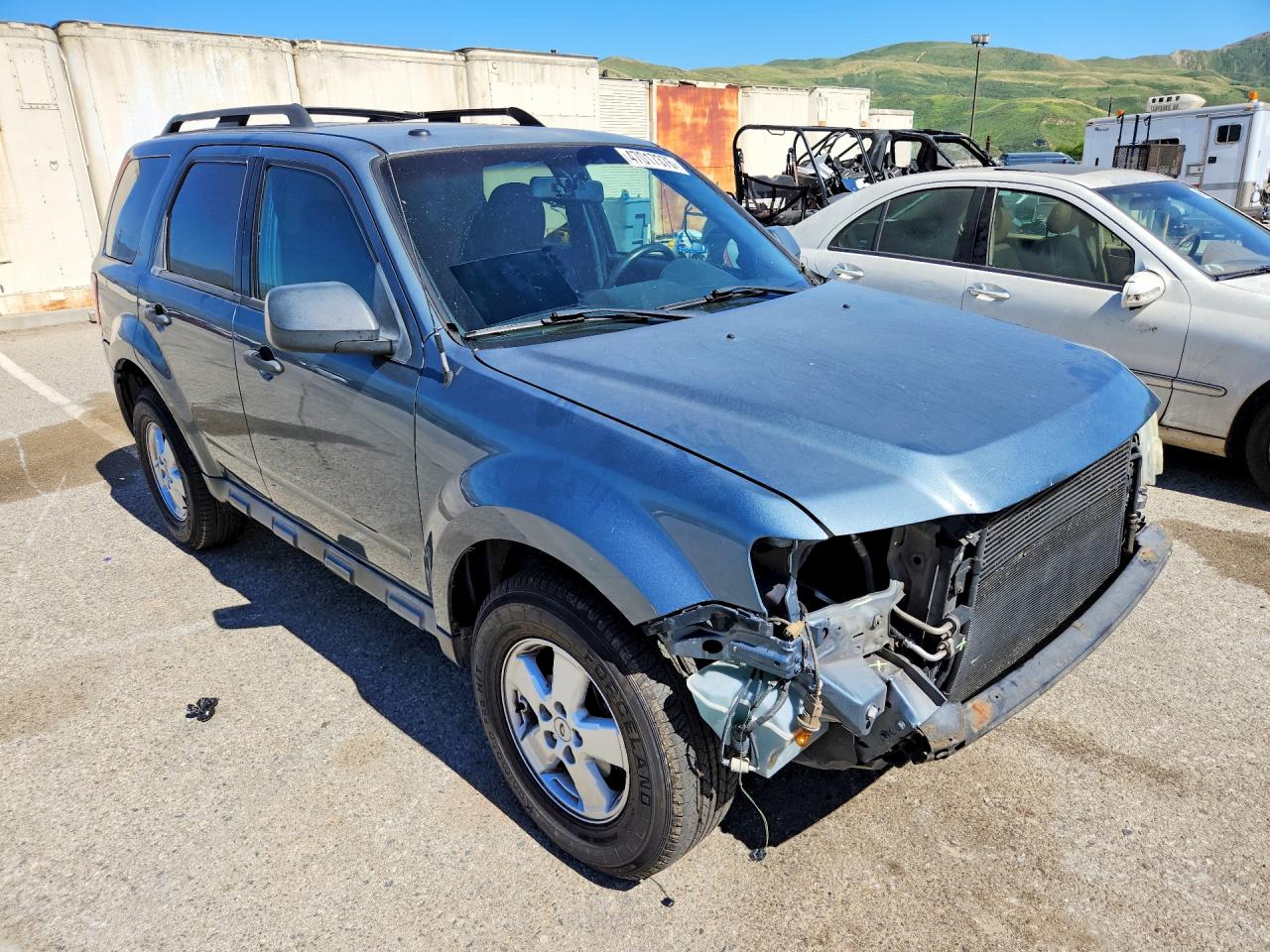 2010 FORD ESCAPE XLT photo 4