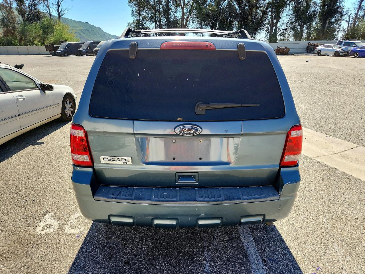 2010 FORD ESCAPE XLT photo 6